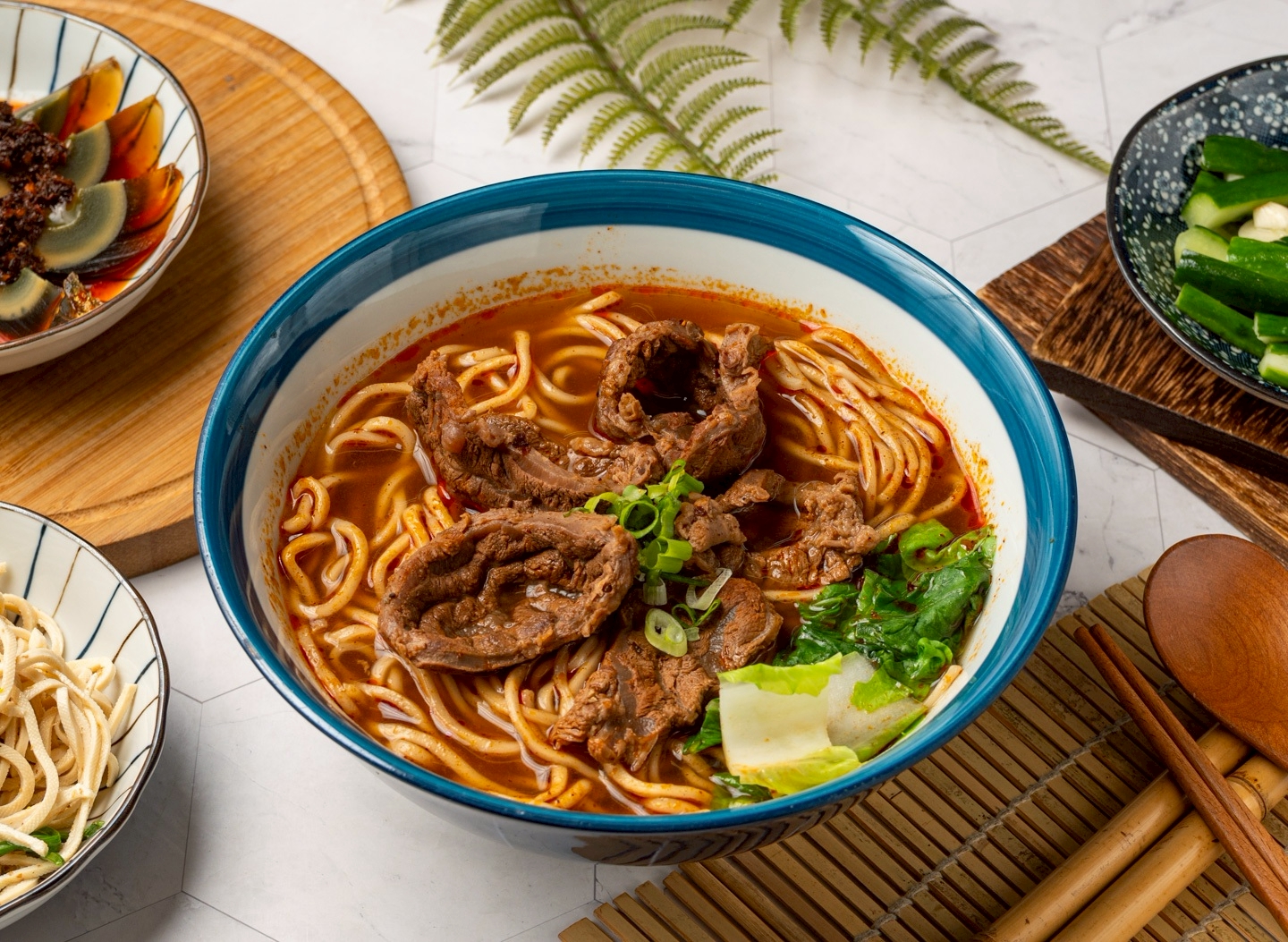 五股美食 四川麻辣吃溜麵館 牛肉麵 Spicy Sichuan Beef Noodle