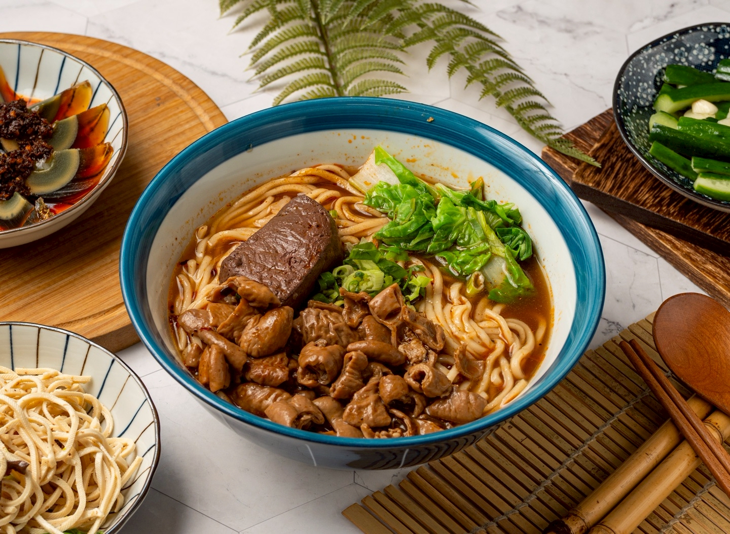 五股美食 四川麻辣吃溜麵館 麻辣總匯麵 Spicy Mixed Noodle